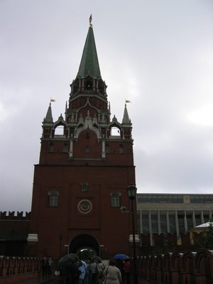 Walking up to the gate of the Kremlin.  