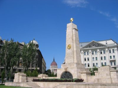 Russian Soldier memorial with the parliament in the background.