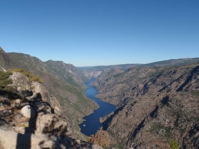 Hetch Hetchy now fully bathed in sunlight.