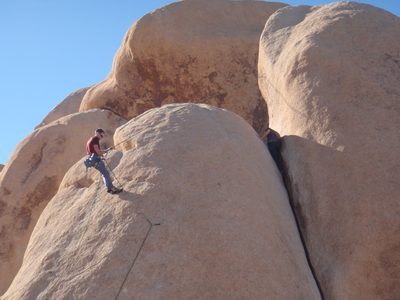 Jay on rappel.