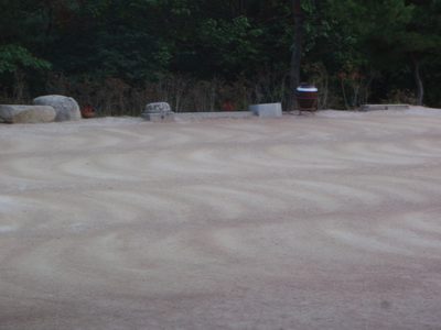 The sand walkways and squares were very carefully...