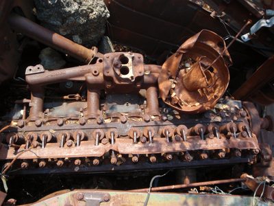 Straight 8!  They don't make engines like that anymore.