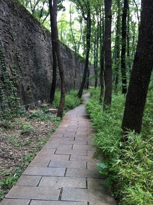 Path along the wall that surrounds the Ming Xiaoling Mausoleum.