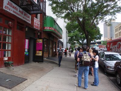 The line at Grimaldi's, one of New York's super-famous...