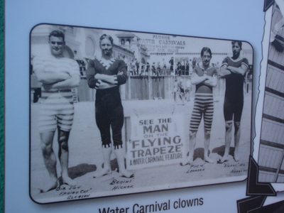 I really wish swimsuits like this were still in vogue....