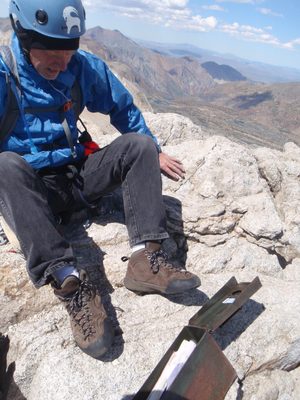 Marlin, finding the summit register.