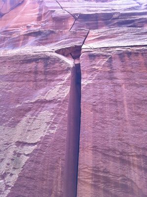 Big crack on Fallen Rock.