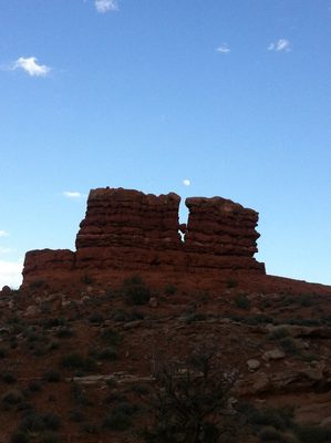 Chockstone and the (almost) full moon.