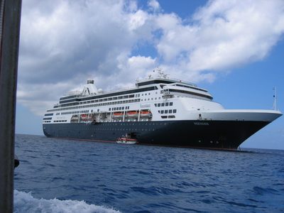 HMS Veendam in Grand Cayman
