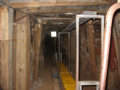 Parts of the tunnel had extensive wooden bracing .... wonder why?