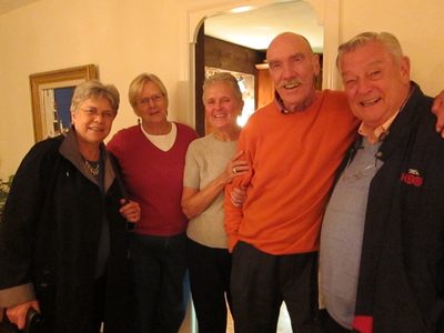 here's most of the crew just before Les and Anne head back to LI