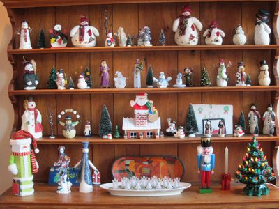 Straight on view of the snowmen