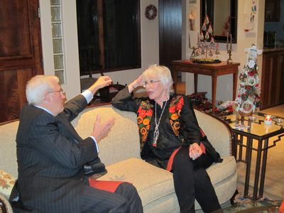 Tom Eiff and Hedi in serious conversation