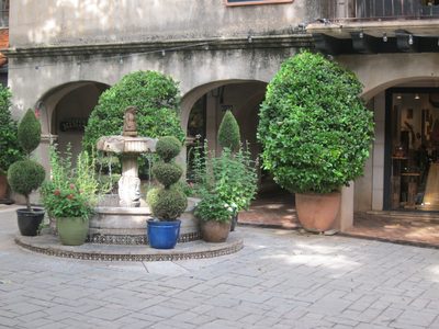 One of the many fountain courtyards within Tlaquepaque...
