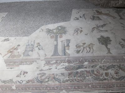 ... more old timey interior decorations