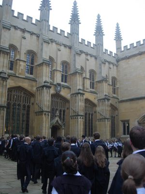 Facing the Bodelian Library. The Sheldonian is behind us.